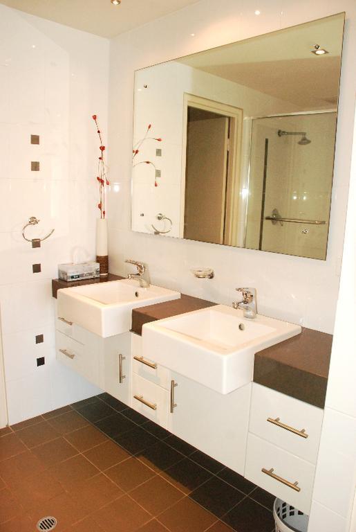 Spinnakers By Rockingham Apartments מראה חיצוני תמונה