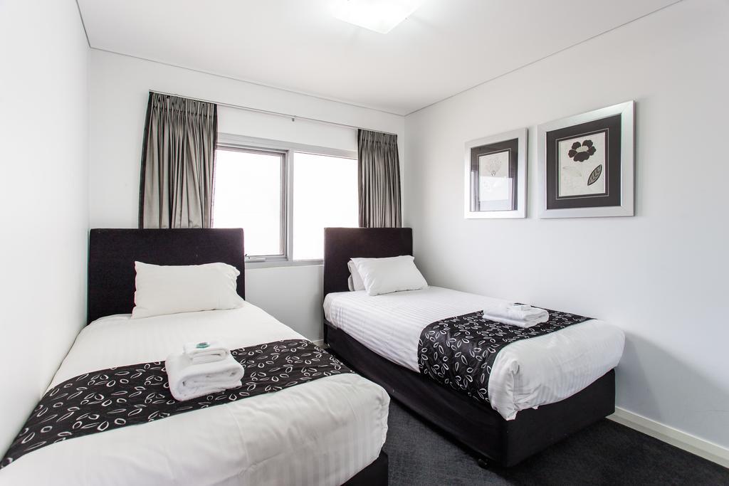 Spinnakers By Rockingham Apartments מראה חיצוני תמונה