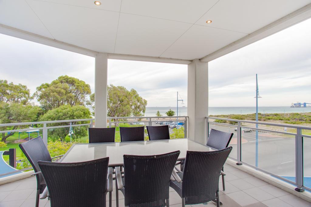 Spinnakers By Rockingham Apartments מראה חיצוני תמונה
