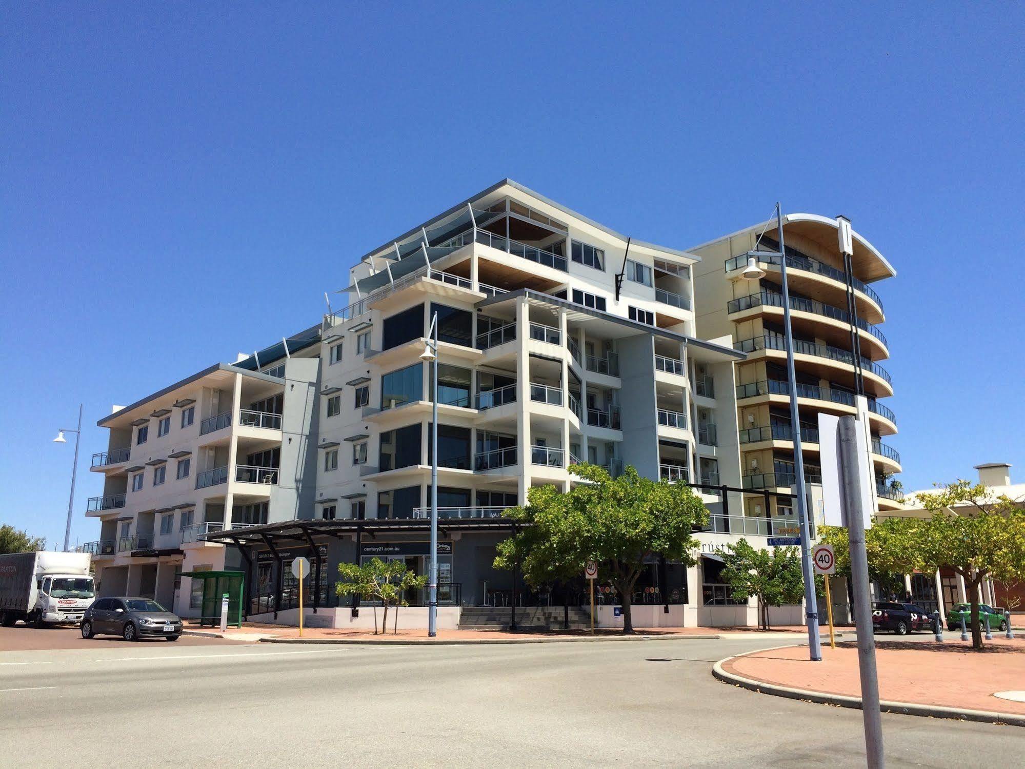 Spinnakers By Rockingham Apartments מראה חיצוני תמונה