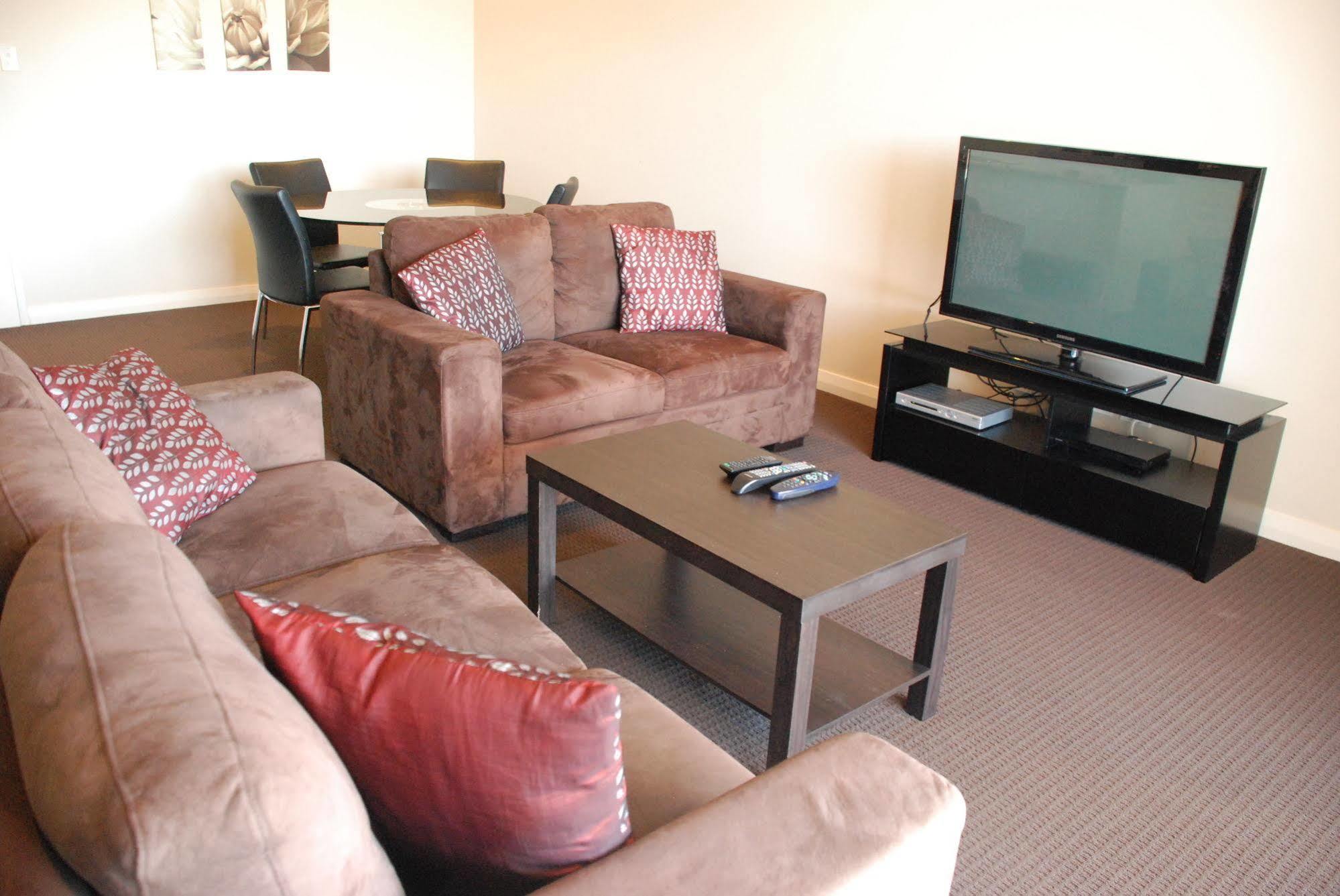 Spinnakers By Rockingham Apartments מראה חיצוני תמונה