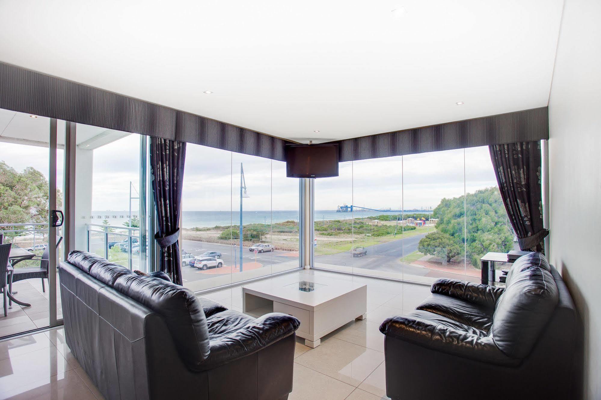 Spinnakers By Rockingham Apartments מראה חיצוני תמונה