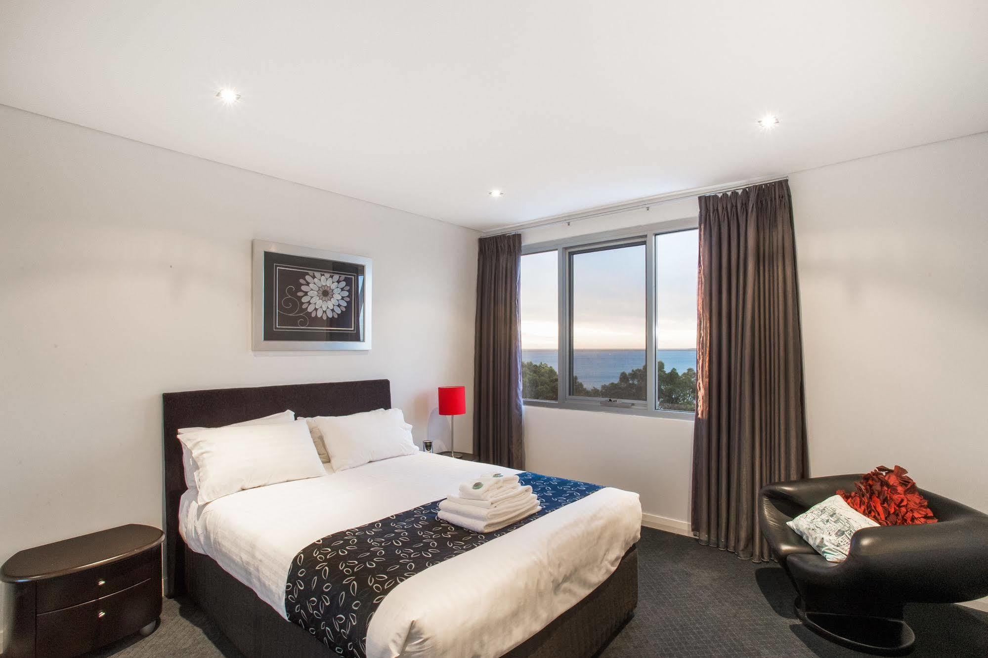 Spinnakers By Rockingham Apartments מראה חיצוני תמונה