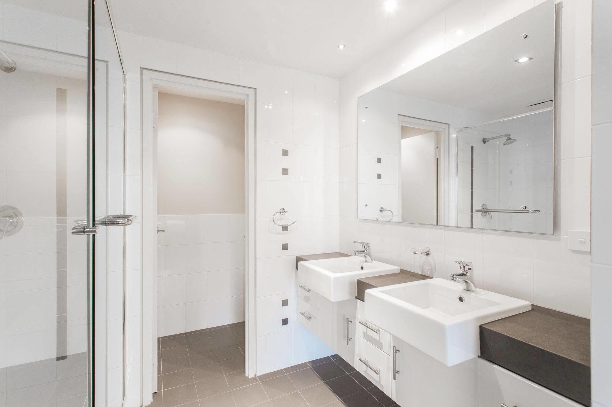 Spinnakers By Rockingham Apartments מראה חיצוני תמונה