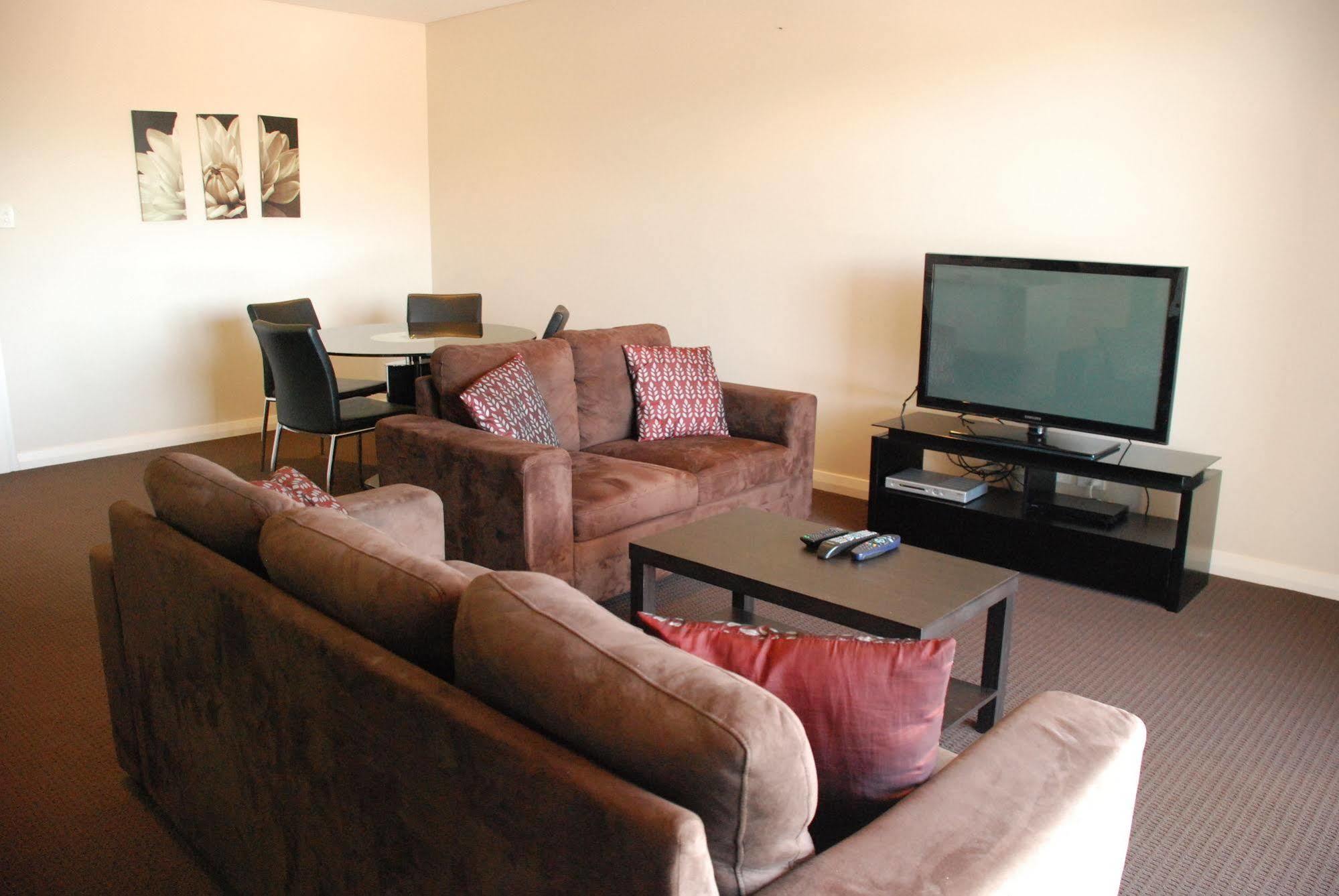 Spinnakers By Rockingham Apartments מראה חיצוני תמונה