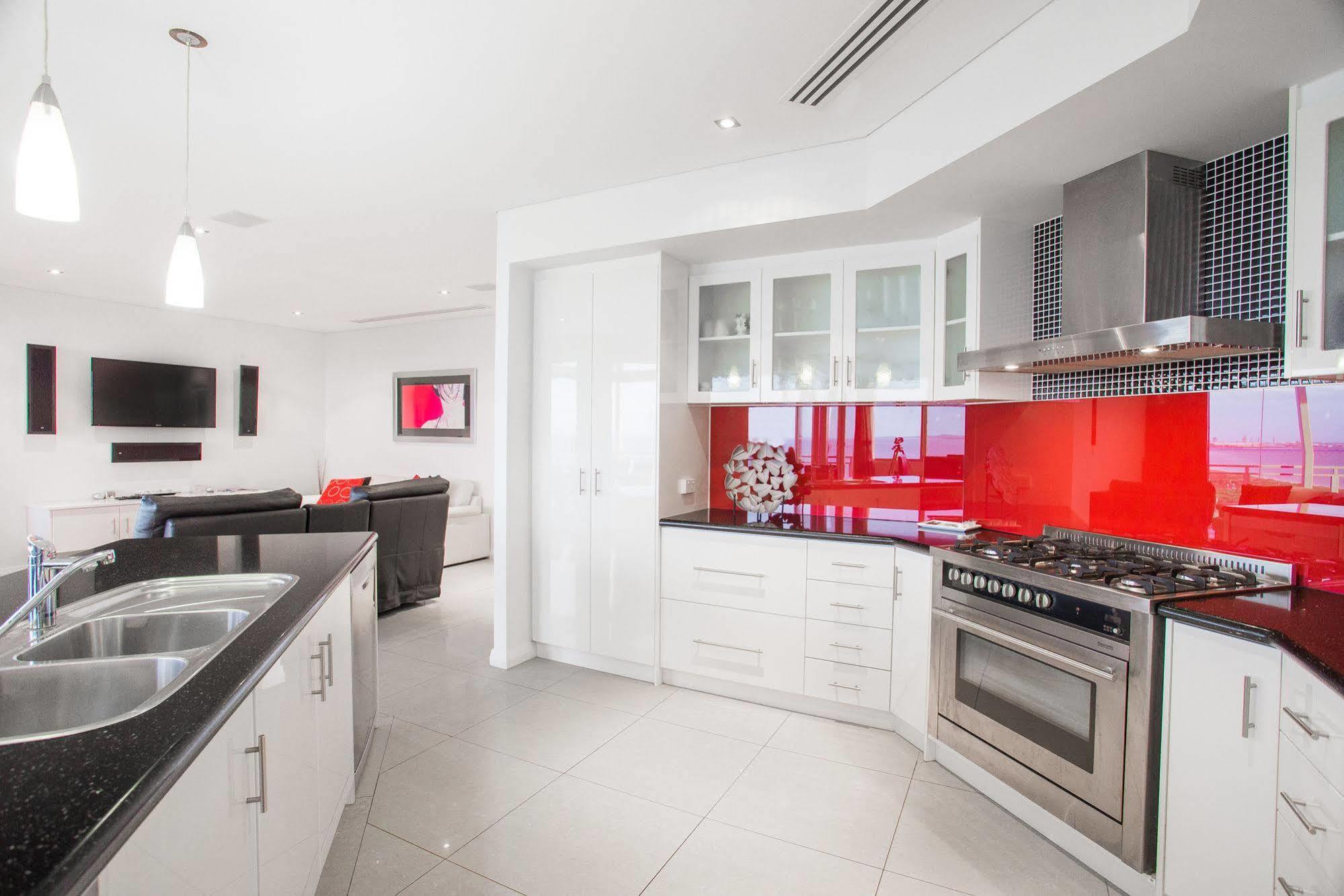 Spinnakers By Rockingham Apartments מראה חיצוני תמונה