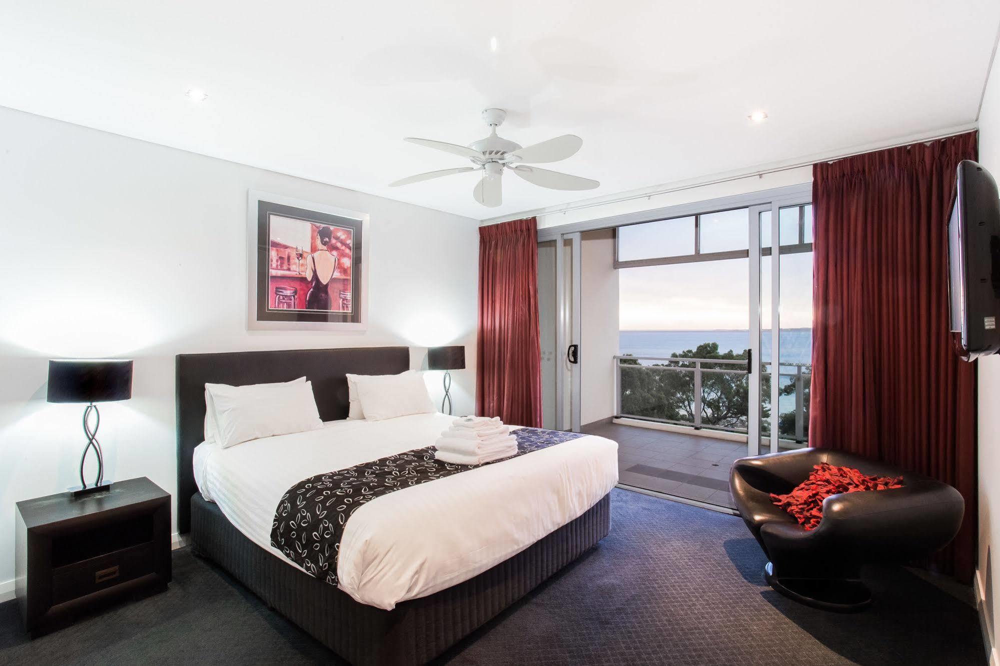 Spinnakers By Rockingham Apartments מראה חיצוני תמונה