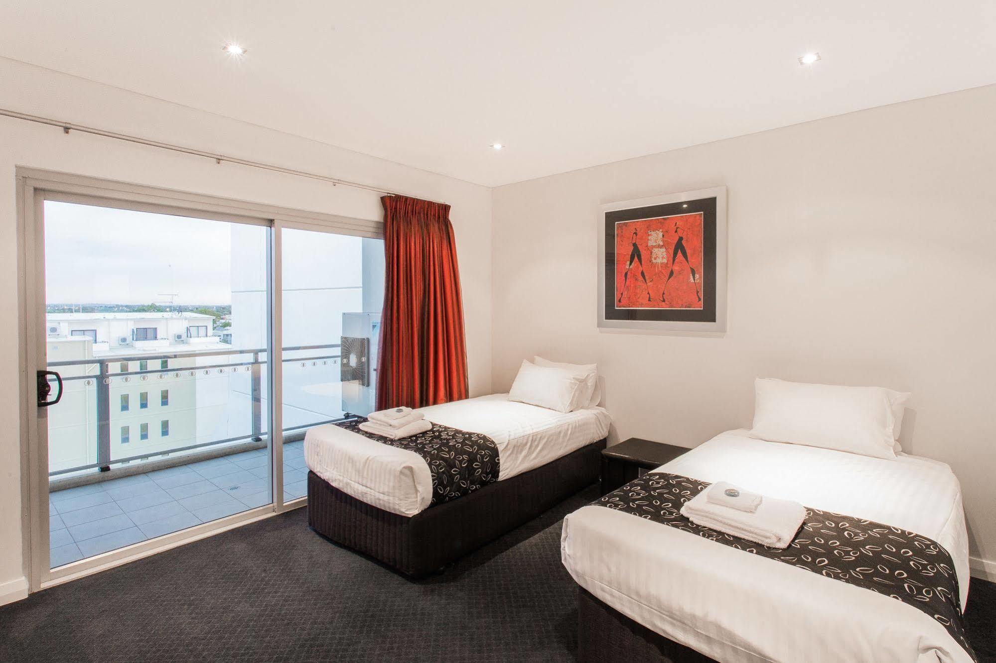 Spinnakers By Rockingham Apartments מראה חיצוני תמונה